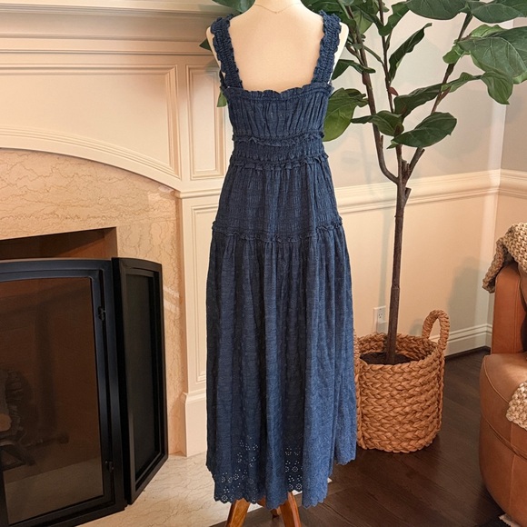 Doen Gap Eyelet Denim Midi Maxi Dress - Picture 4 of 7